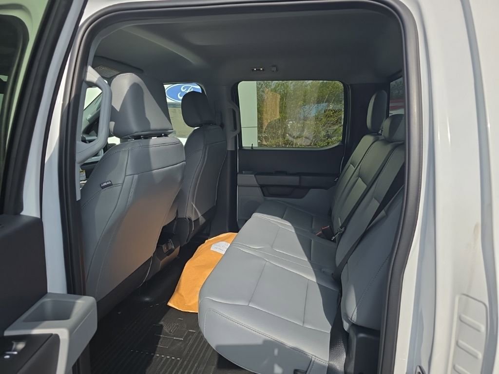 New 2026 Ford F550 4x4 Crew Cab Super Duty image 29