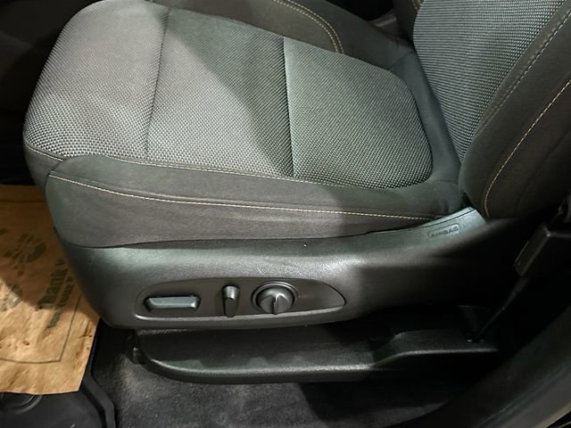 Used 2021 Chevrolet Traverse LT image 19