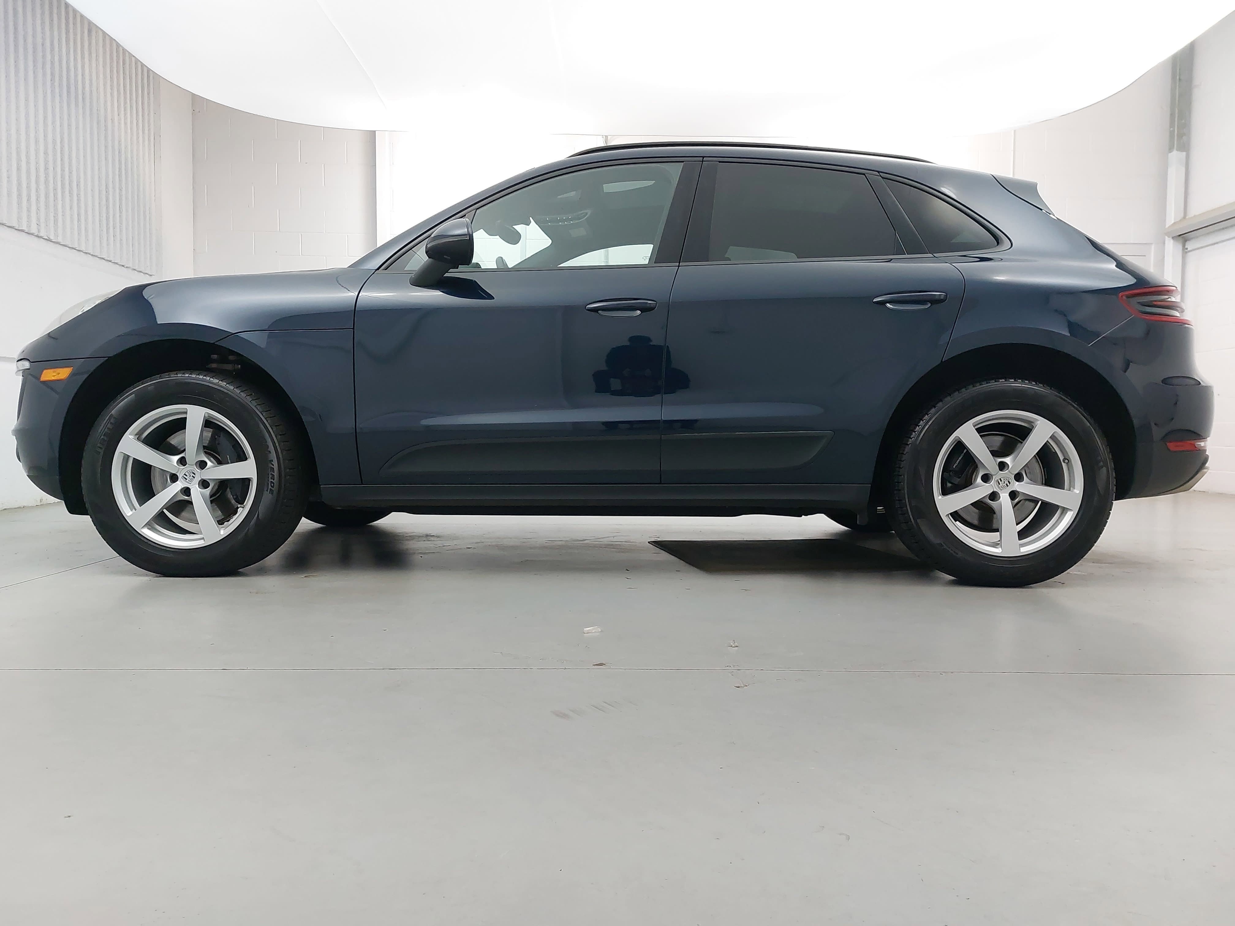 Used 2017 Porsche Macan AWD/4WD image 2