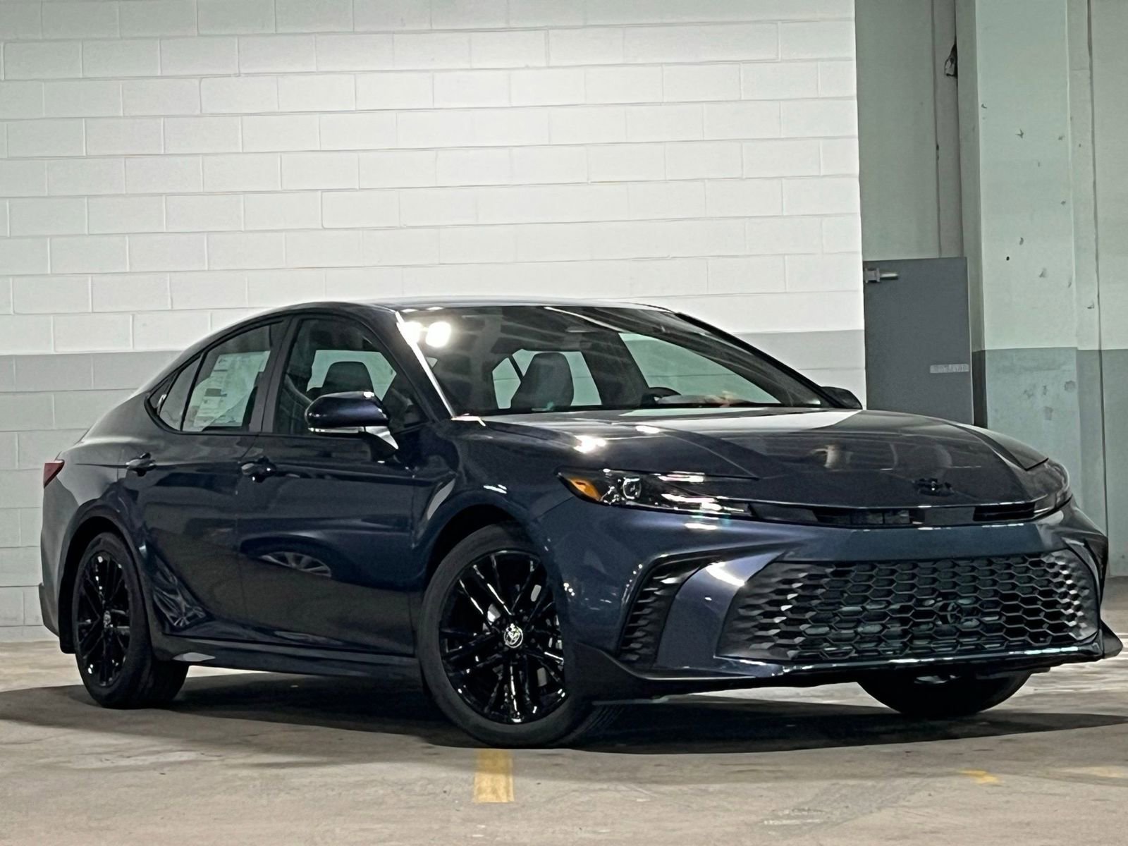 New 2026 Toyota Camry SE FWD image 1