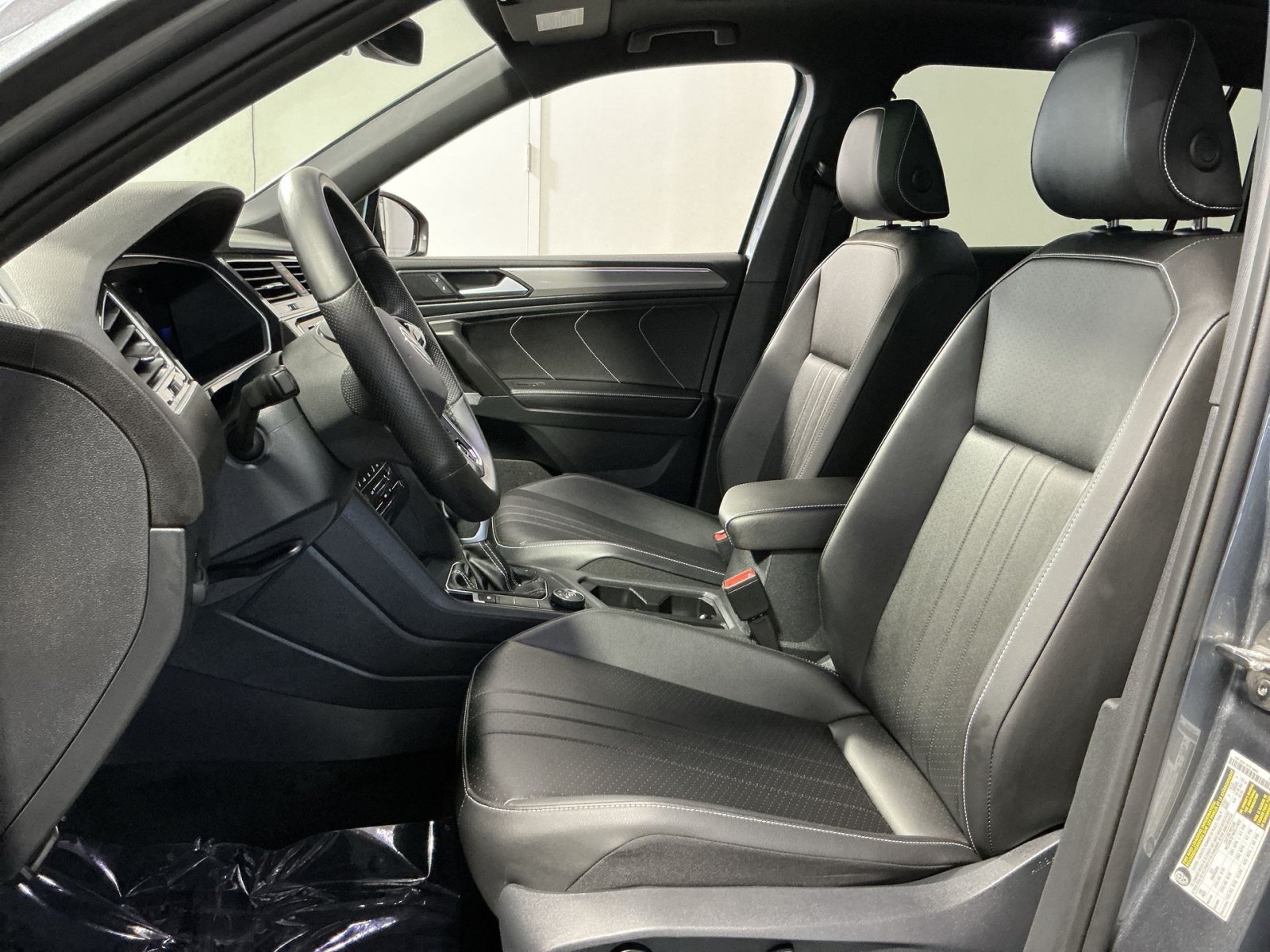 Used 2024 Volkswagen Tiguan SE R-Line AWD/4WD image 14