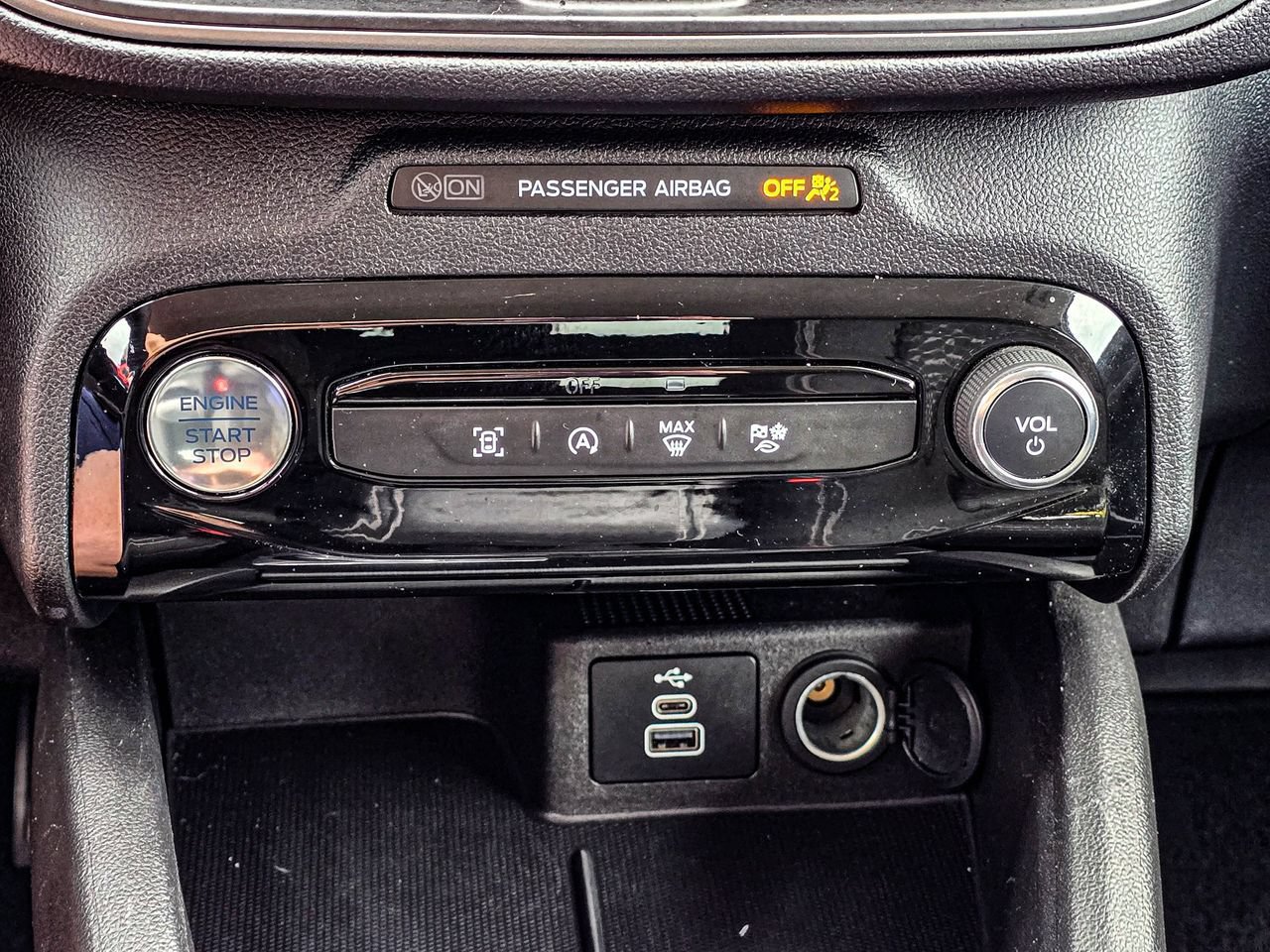 Used 2025 Ford Escape Active w/ Tech Pack #1 AWD/4WD image 19