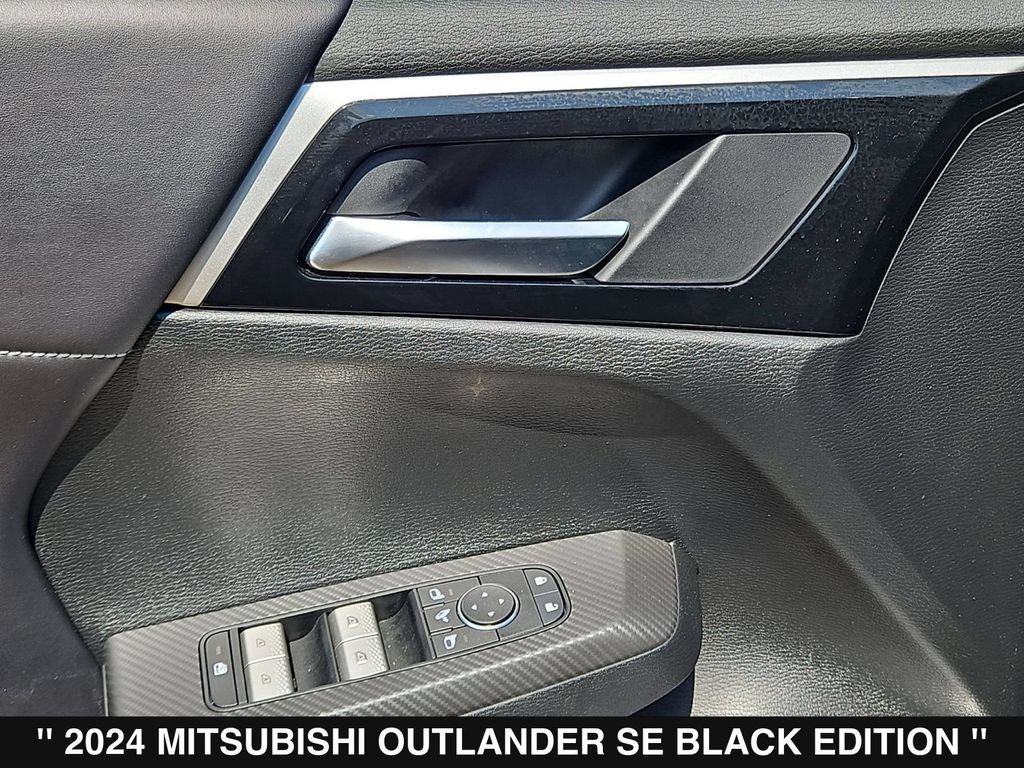 Used 2024 Mitsubishi Outlander SE Black Edition FWD image 15