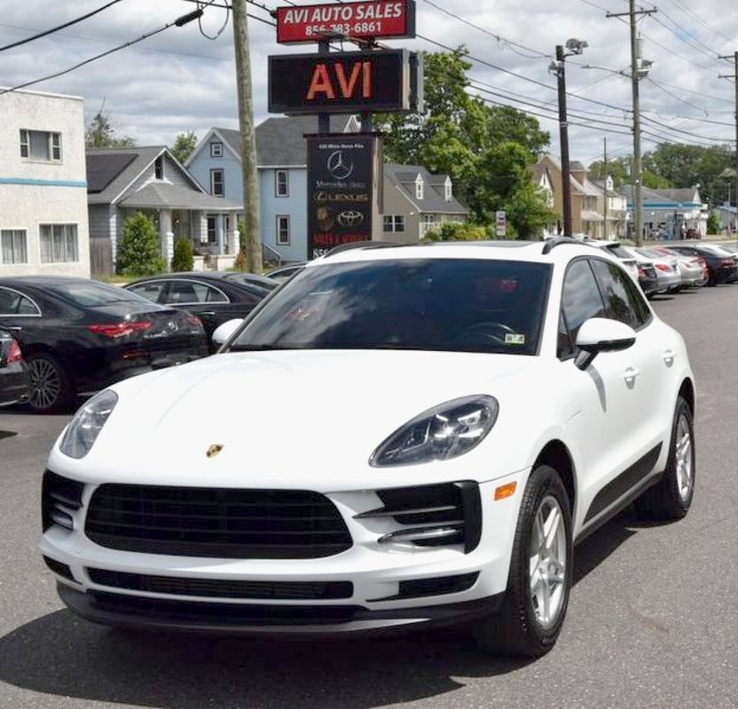 Used 2019 Porsche Macan AWD/4WD image 2