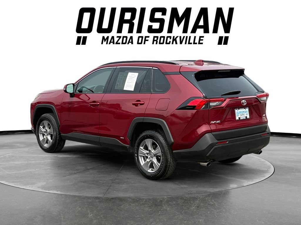 Used 2025 Toyota RAV4 XLE AWD/4WD image 4