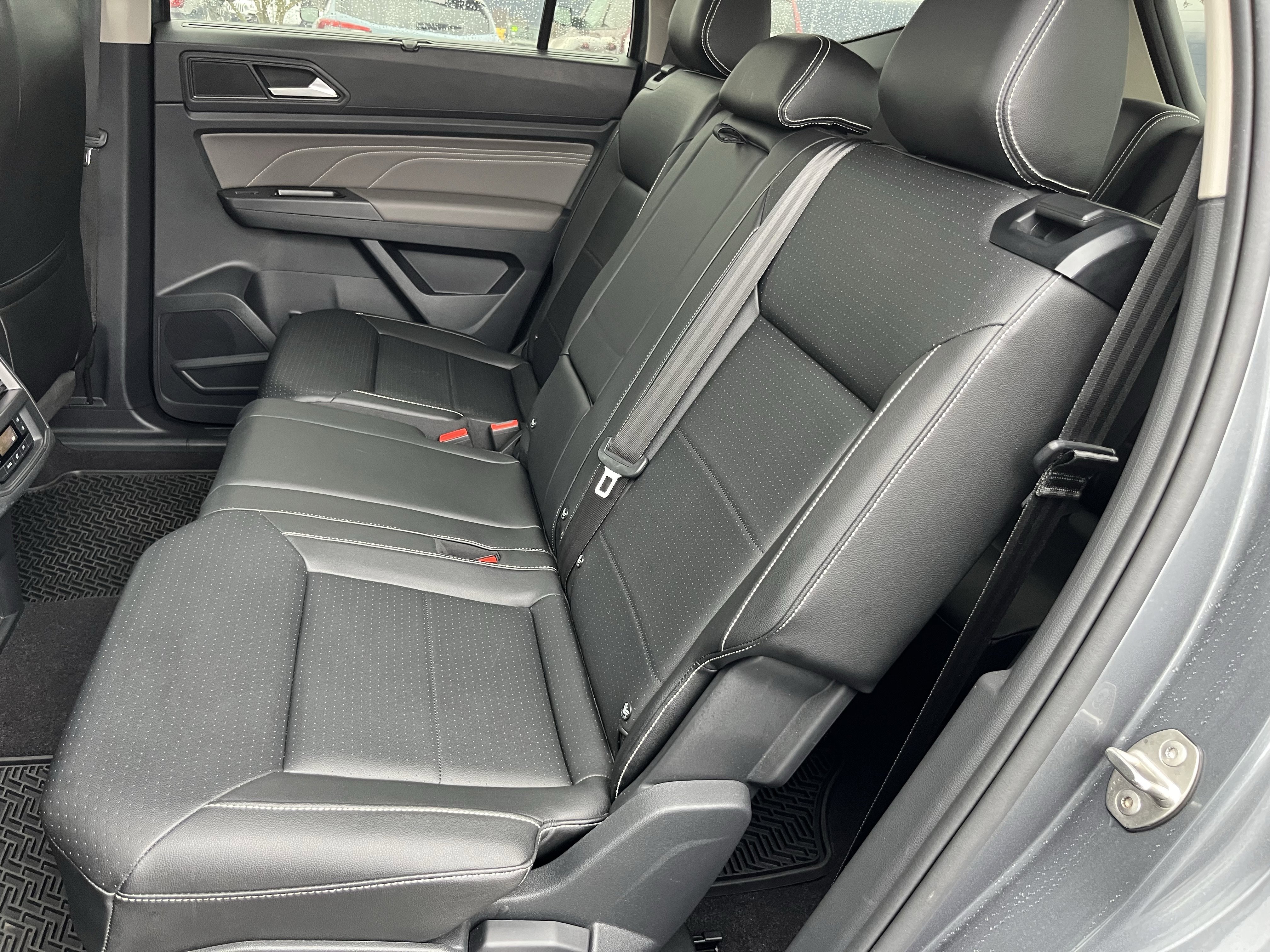 Used 2021 Volkswagen Atlas SE image 16