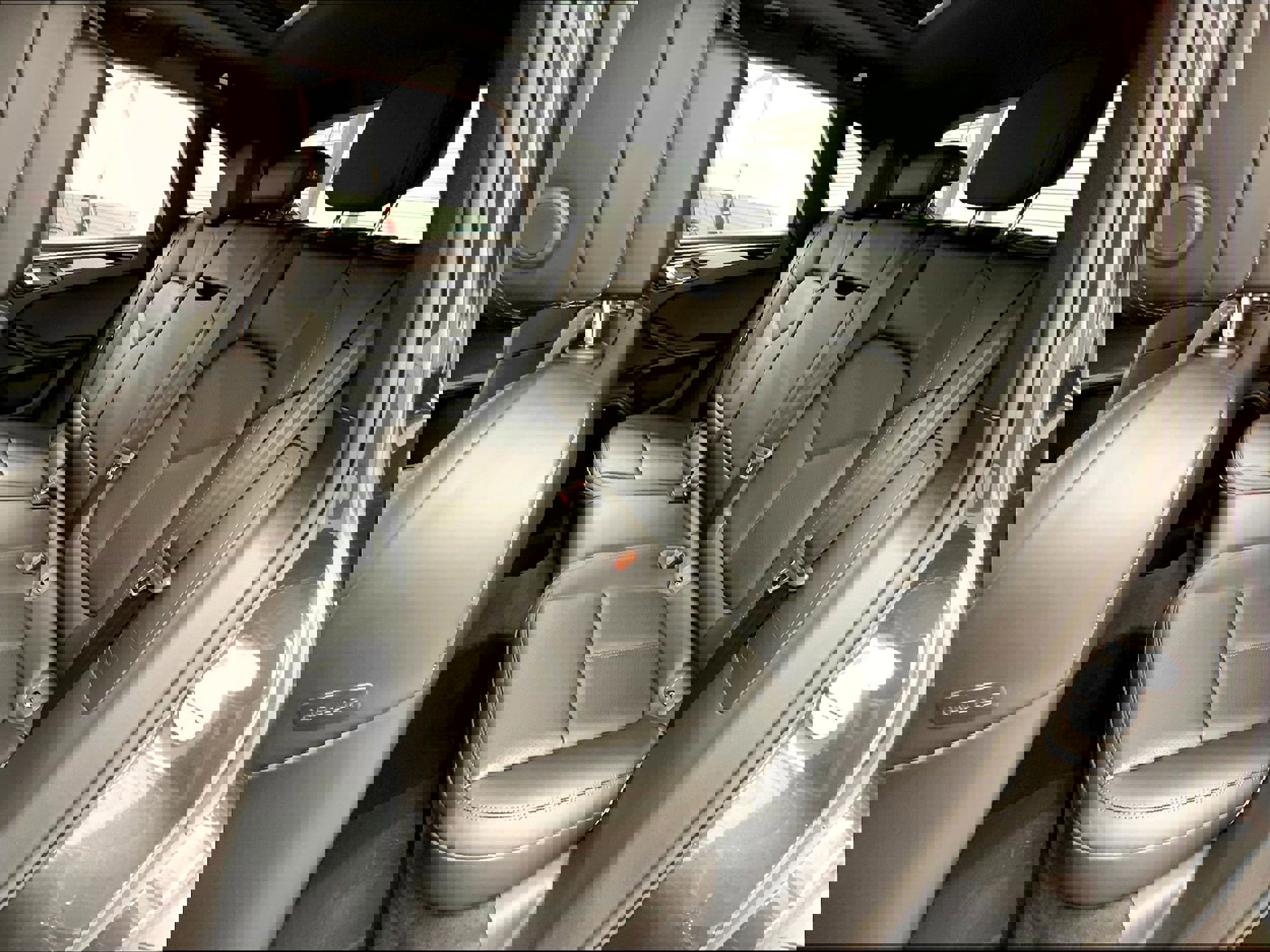 New 2026 Porsche Macan AWD/4WD image 18