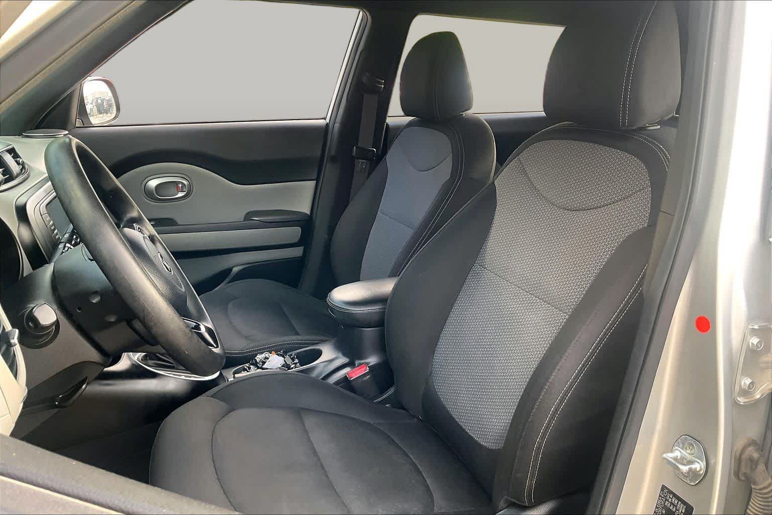 Used 2017 Kia Soul + FWD image 8