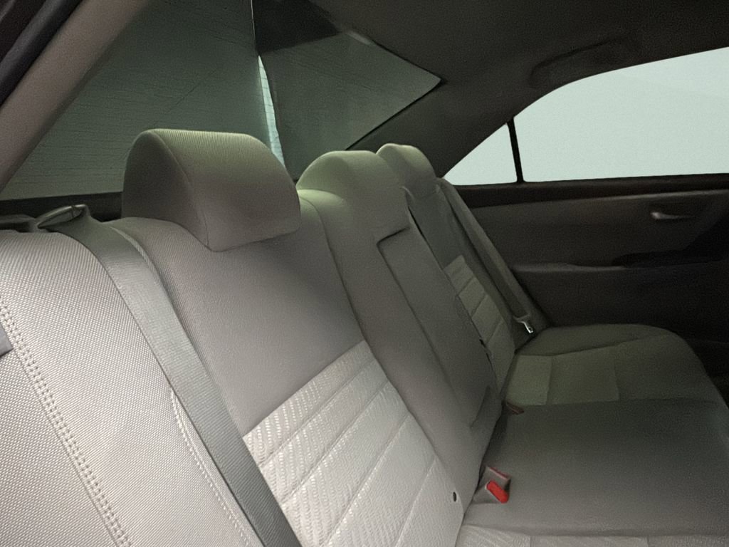 Used 2016 Toyota Camry LE image 12