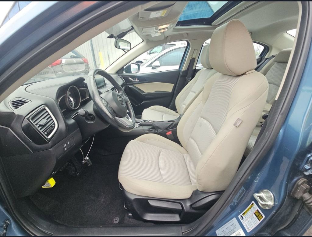 Used 2016 MAZDA MAZDA3 i Touring FWD image 2