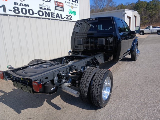 New 2026 RAM 4500 4x4 Crew Cab DRW w/ Laramie Trim Package image 3