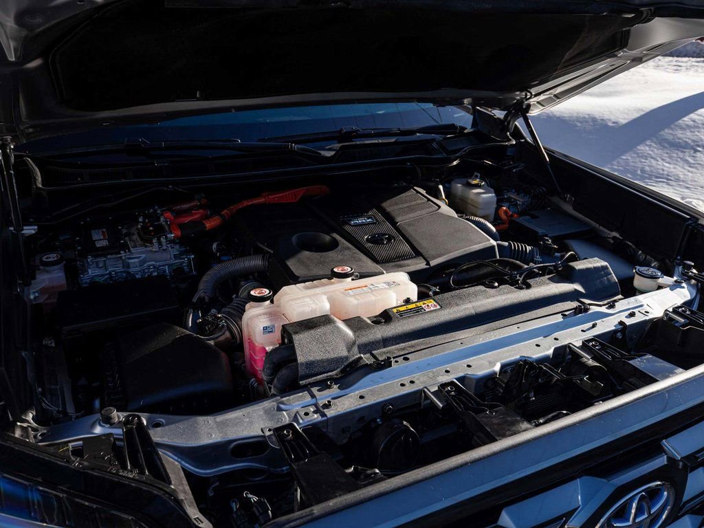 Used 2023 Toyota Tundra Platinum w/ Advanced Package image 35