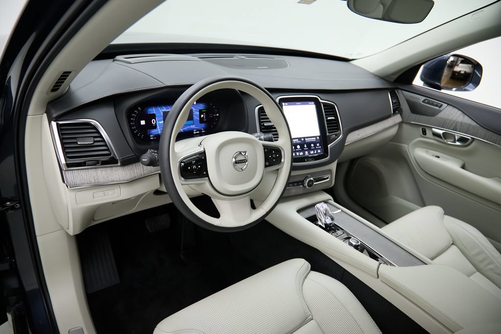 Certified 2024 Volvo XC90 T8 Ultimate w/ Protection Package Premier AWD/4WD image 12