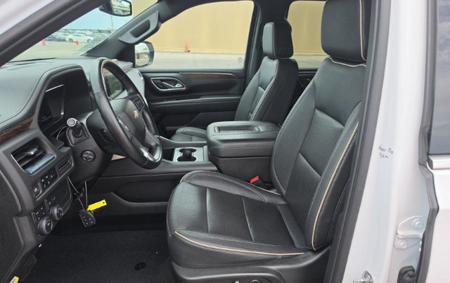 Used 2023 Chevrolet Suburban Premier AWD/4WD image 4