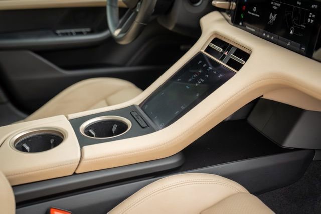 Used 2020 Porsche Taycan Turbo image 39