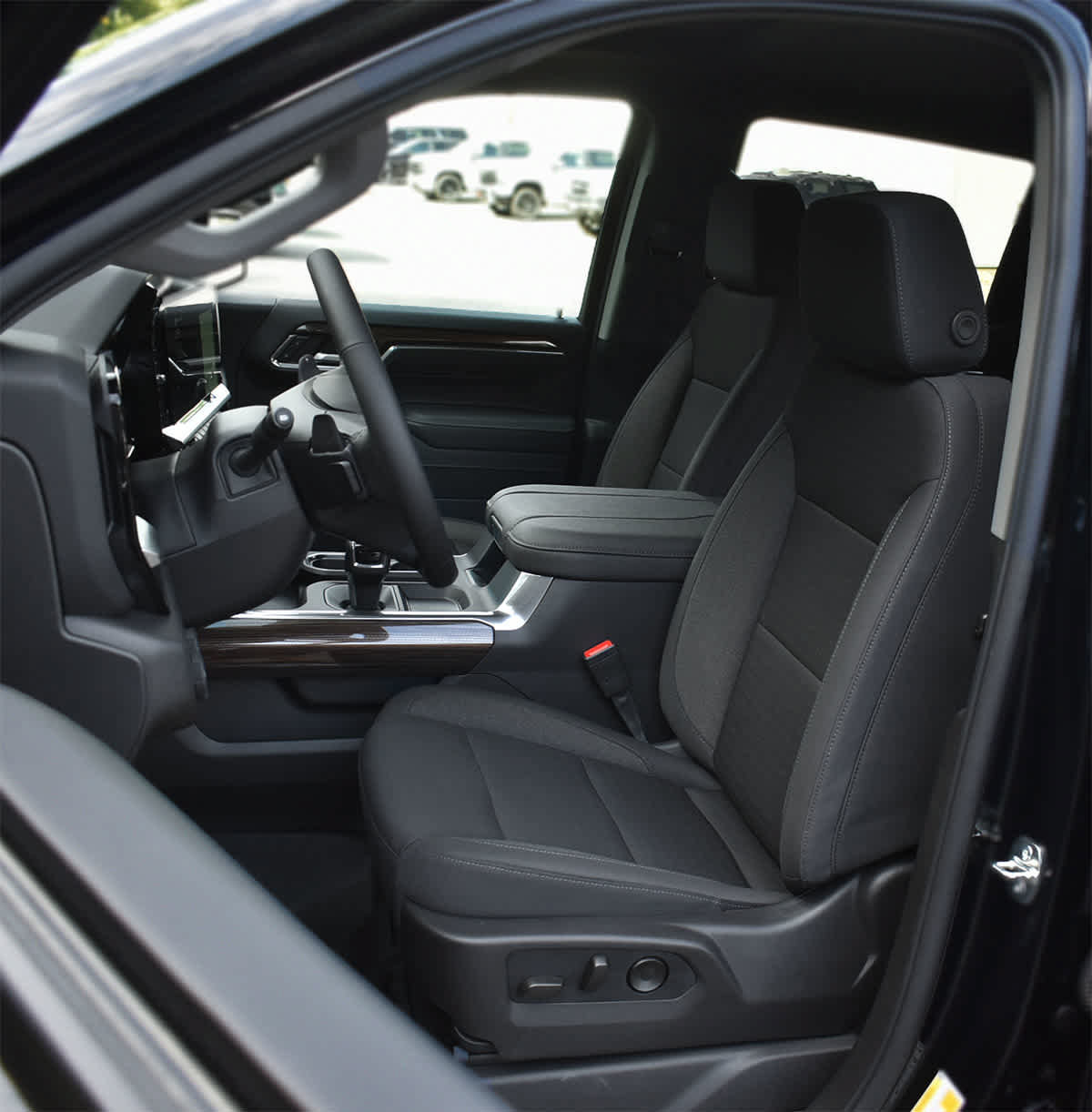 New 2026 Chevrolet Silverado 1500 LT Trail Boss w/ Convenience Package II AWD/4WD image 9
