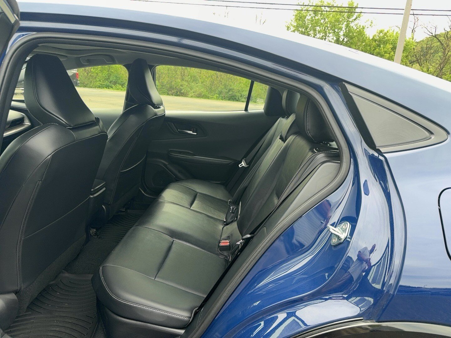 Used 2024 Toyota Prius XLE AWD/4WD image 10