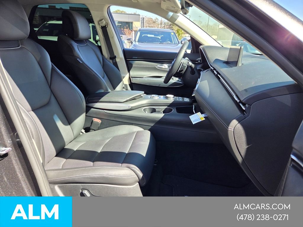 Used 2024 Genesis GV70 2.5T w/ Select Package image 17