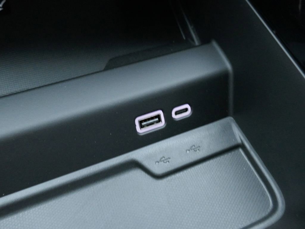 New 2026 Chevrolet Suburban Premier image 28