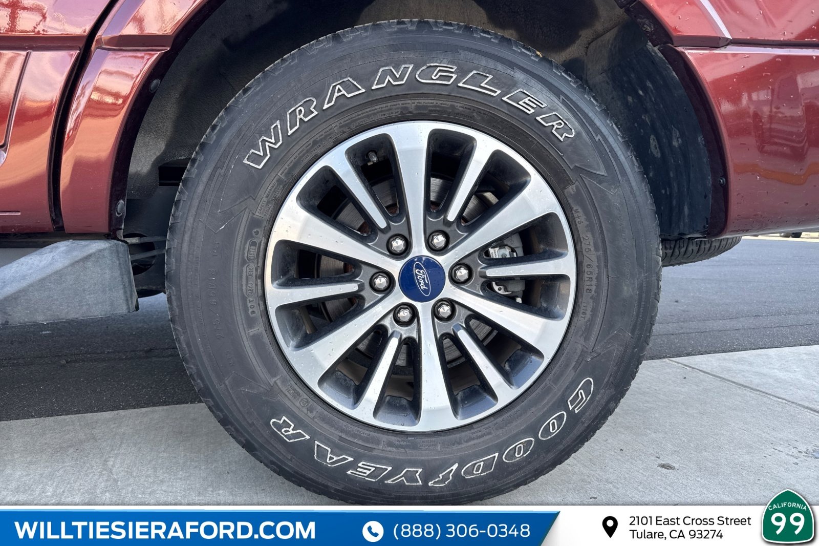 Used 2016 Ford Expedition XLT image 12