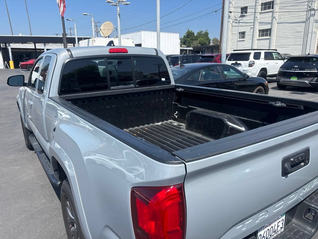Used 2021 Toyota Tacoma SR5 RWD image 10