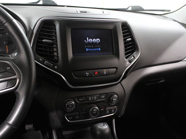 Used 2021 Jeep Cherokee Latitude Lux w/ Mopar Interior Package image 9