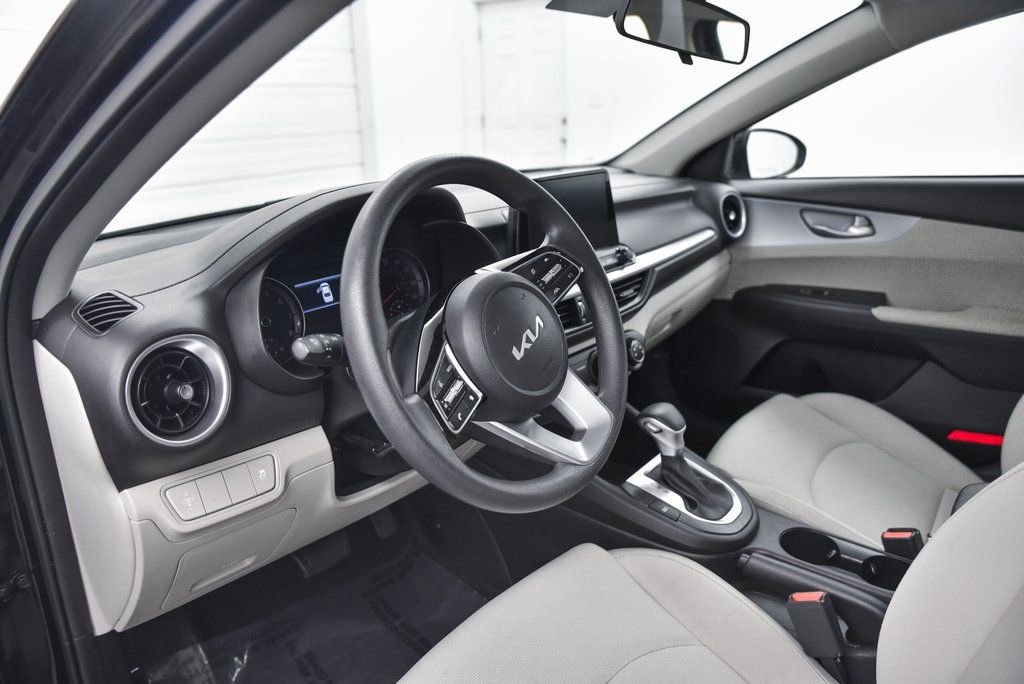 Used 2023 Kia Forte LXS image 18