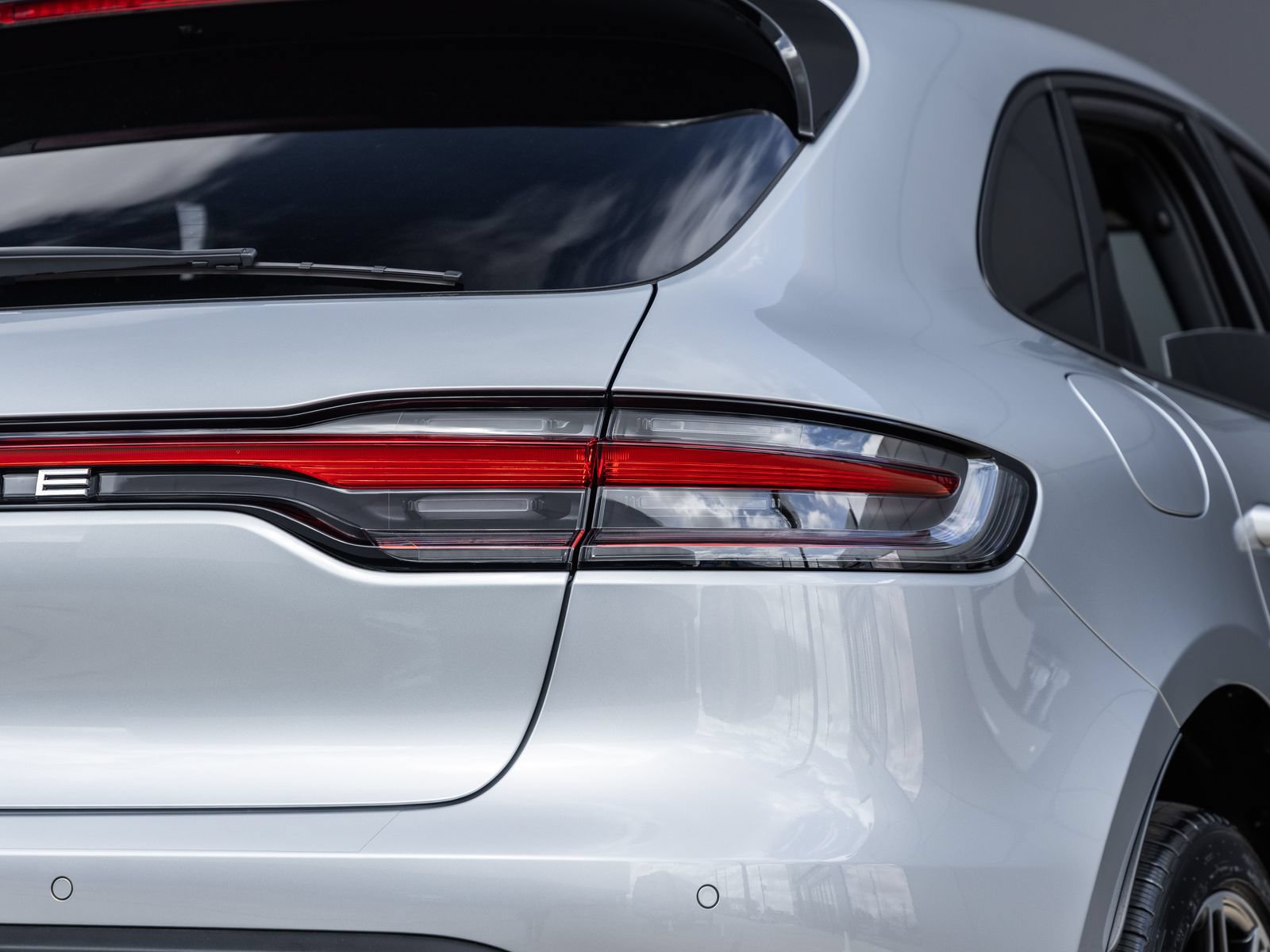 Certified 2026 Porsche Macan AWD/4WD image 16