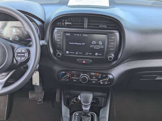 Used 2025 Kia Soul LX w/ LX Technology Package image 16