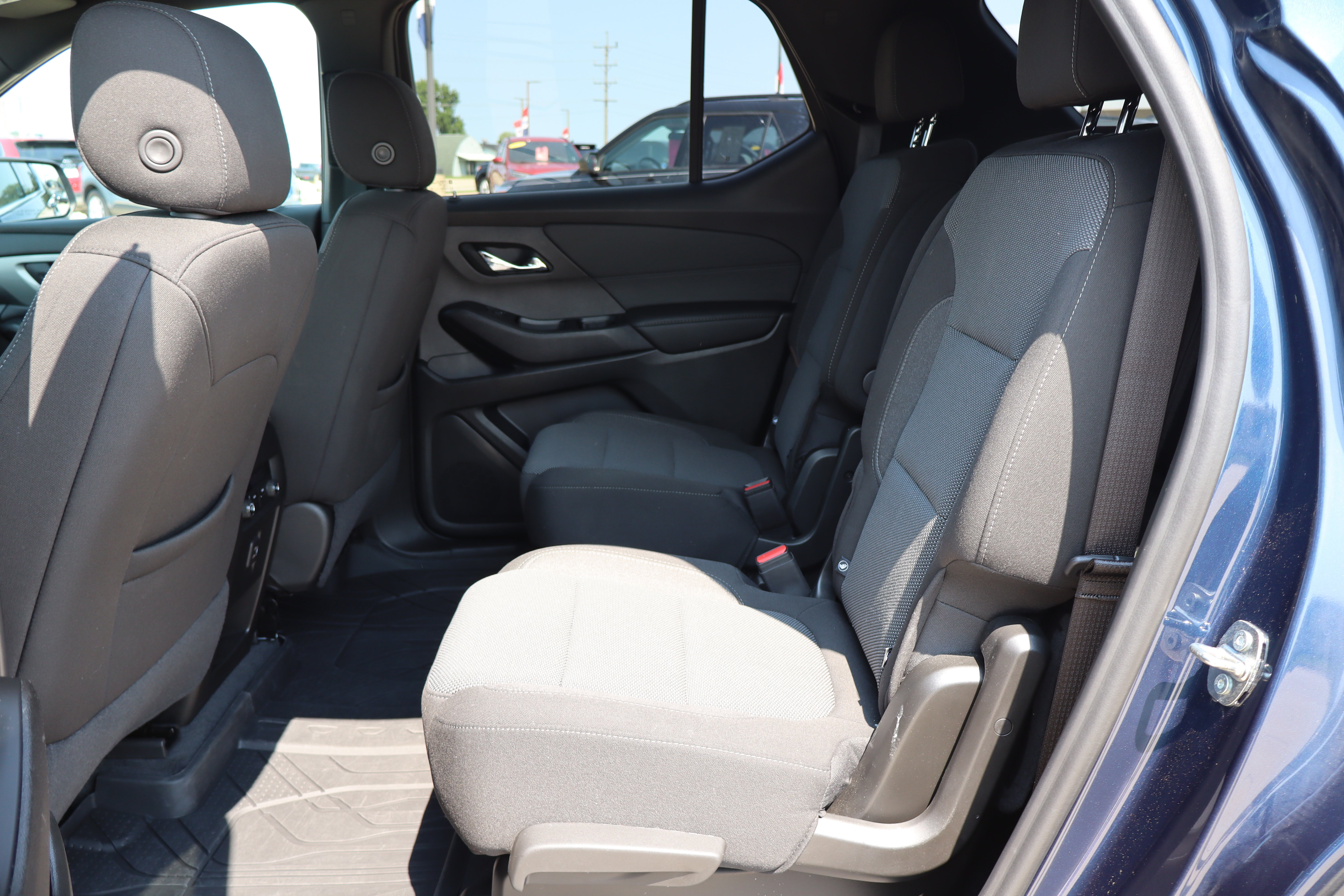Used 2023 Chevrolet Traverse LT w/ LPO, Floor Liner Package AWD/4WD image 10