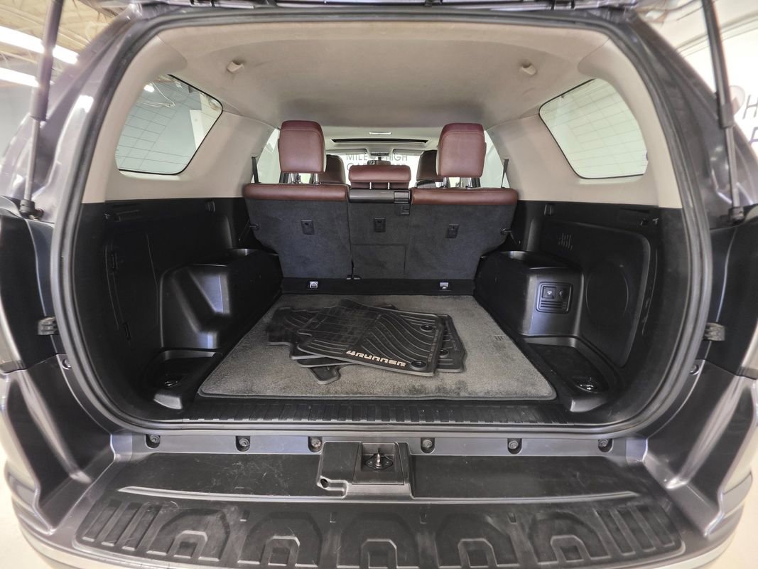 Used 2015 Toyota 4Runner Limited AWD/4WD image 40