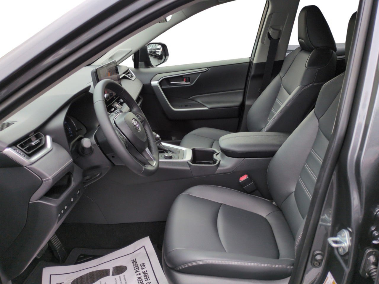 Used 2025 Toyota RAV4 XLE Premium w/ Weather Package AWD/4WD image 14