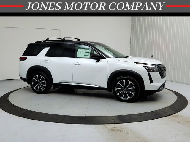New 2026 Nissan Pathfinder Platinum image 1