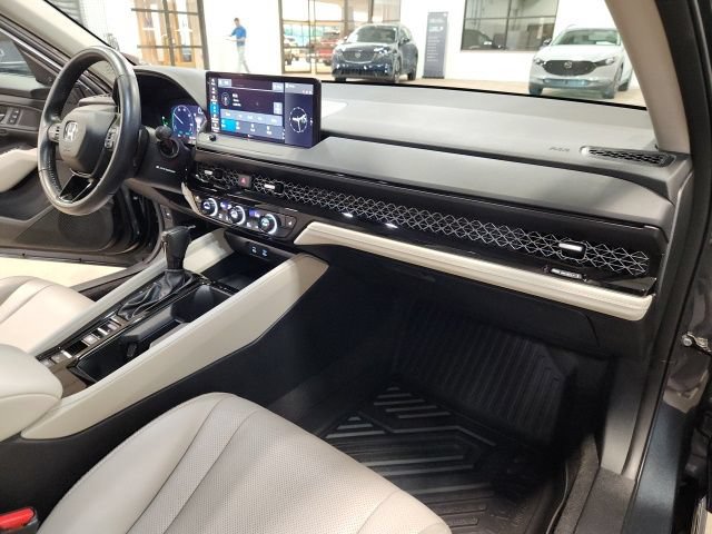 Used 2023 Honda Accord EX-L image 31