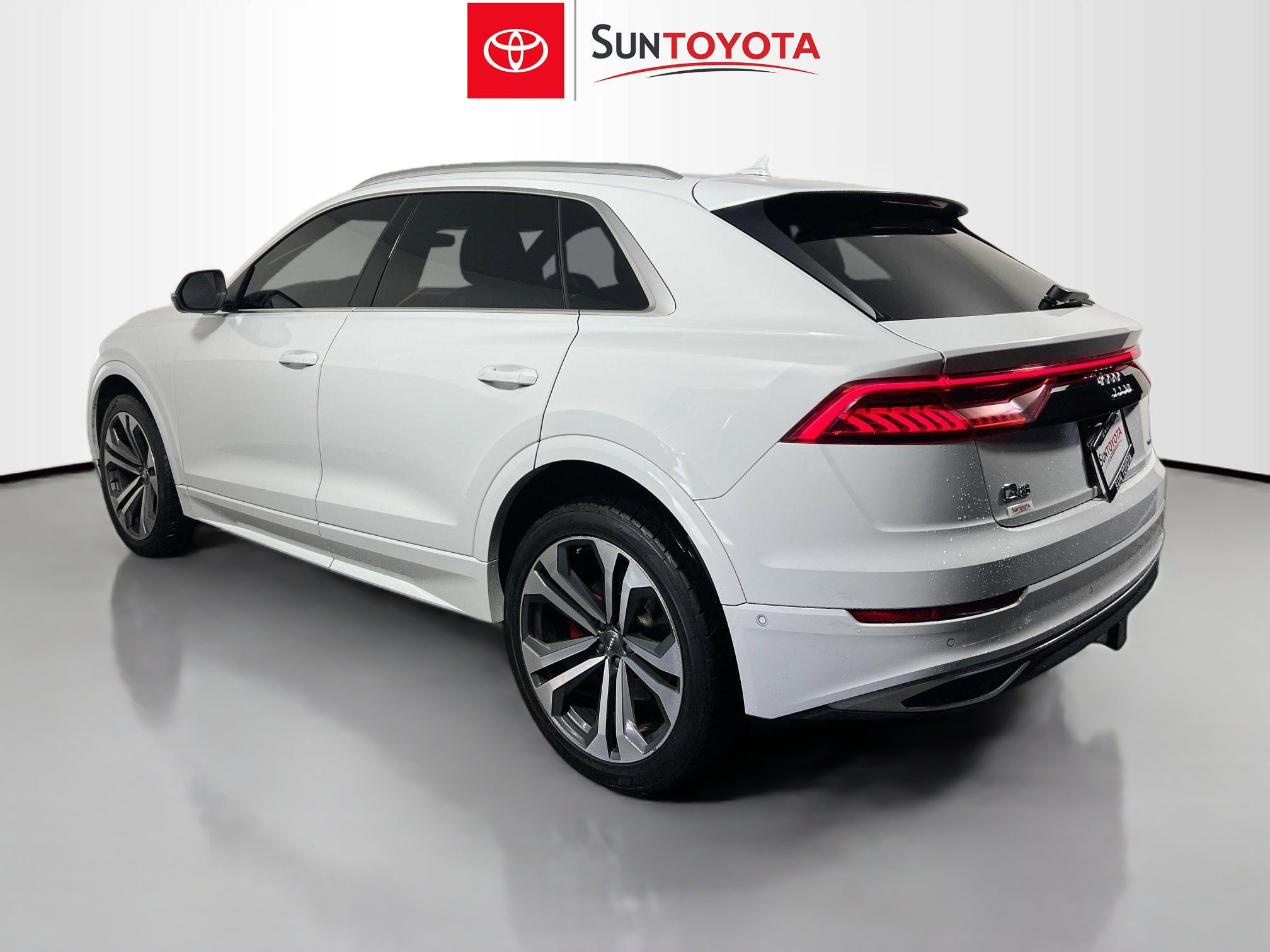 Used 2019 Audi Q8 Prestige w/ Luxury Package image 6
