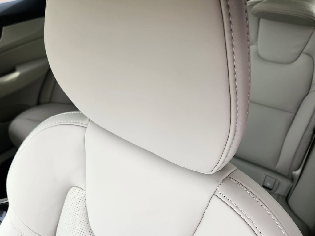 New 2026 Volvo XC60 B5 Ultra w/ Protection Package Premier image 5