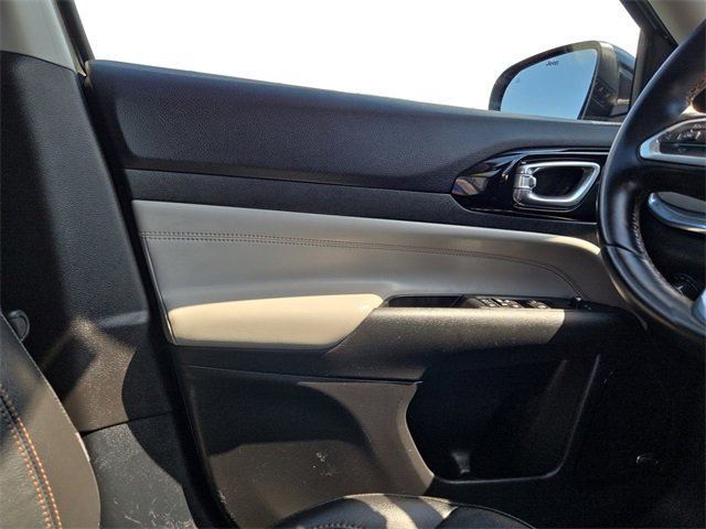 Used 2022 Jeep Compass Limited w/ Sun and Sound Group image 16
