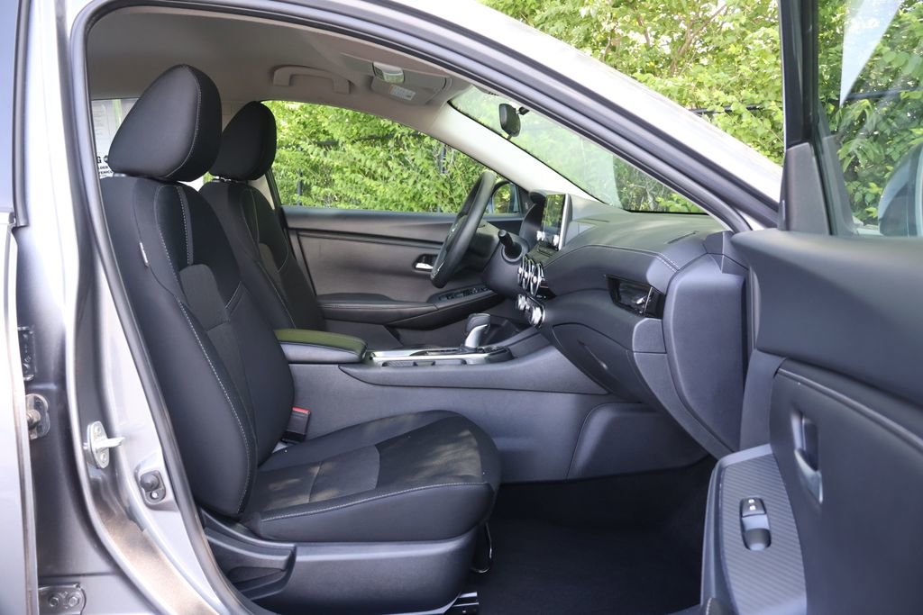 Used 2024 Nissan Sentra SV FWD image 36