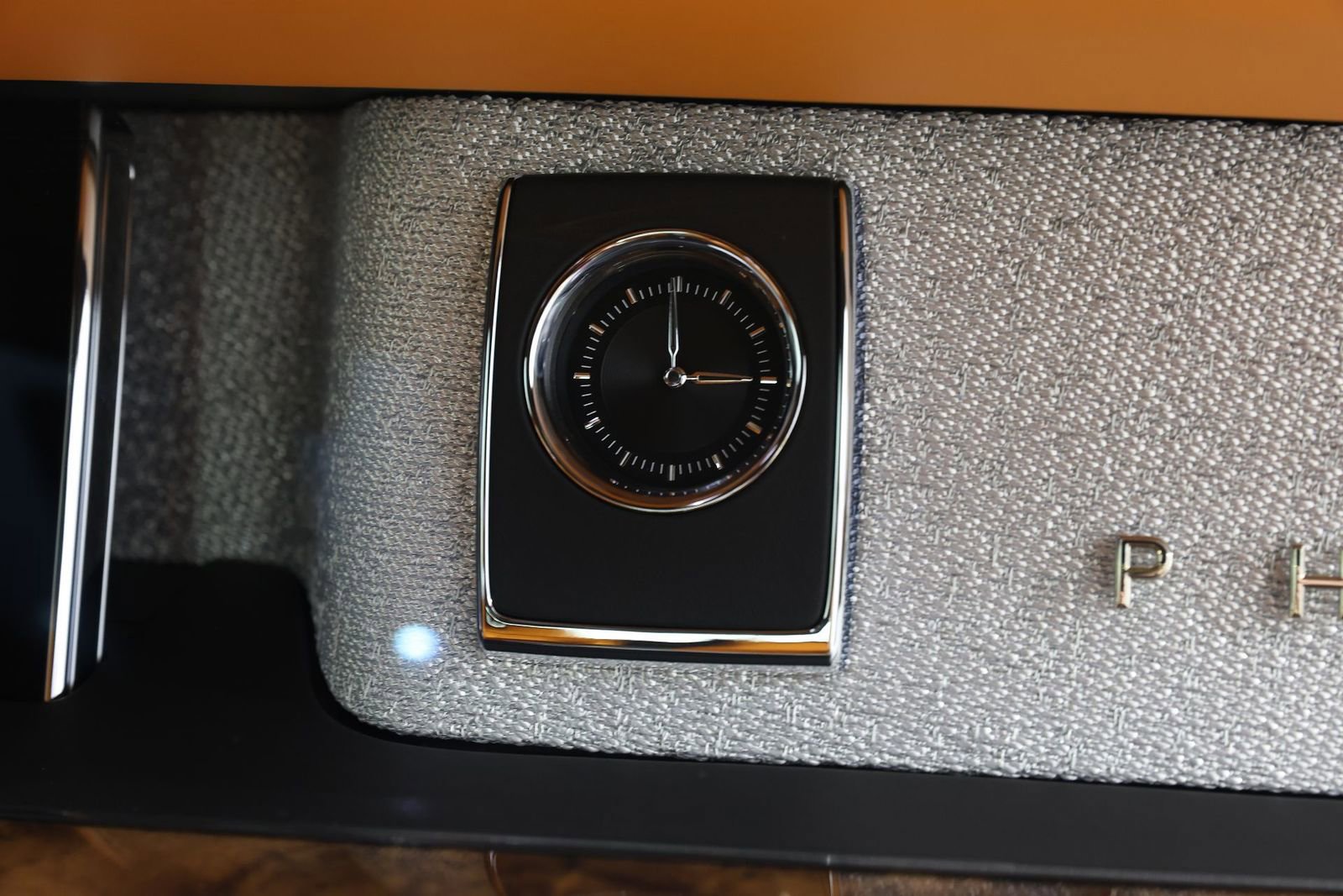 Certified 2024 Rolls-Royce Phantom Extended Wheelbase w/ The Phantom Package image 27