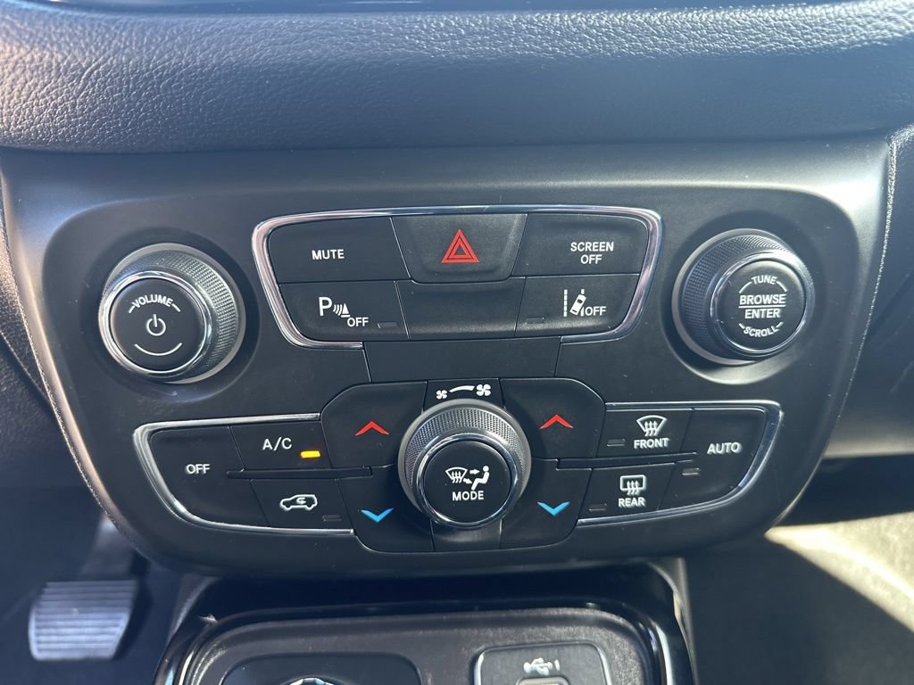 Used 2021 Jeep Compass Limited w/ Elite Exterior Group AWD/4WD image 23