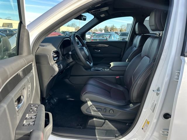 New 2025 Honda Pilot Black Edition image 9
