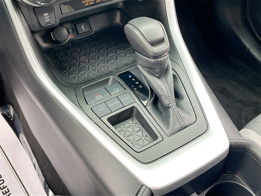 Used 2022 Toyota RAV4 XLE image 16