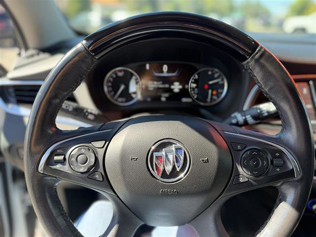 Used 2021 Buick Enclave Avenir w/ Avenir Technology Package image 17