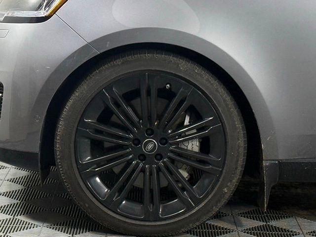 Certified 2025 Land Rover Range Rover SE image 12