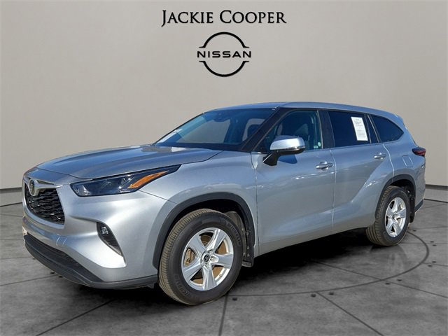 Used 2024 Toyota Highlander LE