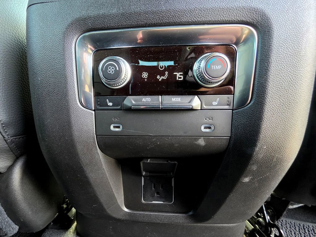 Used 2021 GMC Yukon Denali w/ Denali Premium Package AWD/4WD image 74