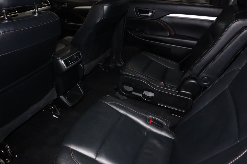 Used 2018 Toyota Highlander XLE image 23