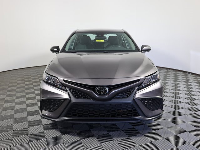 Used 2024 Toyota Camry SE image 2