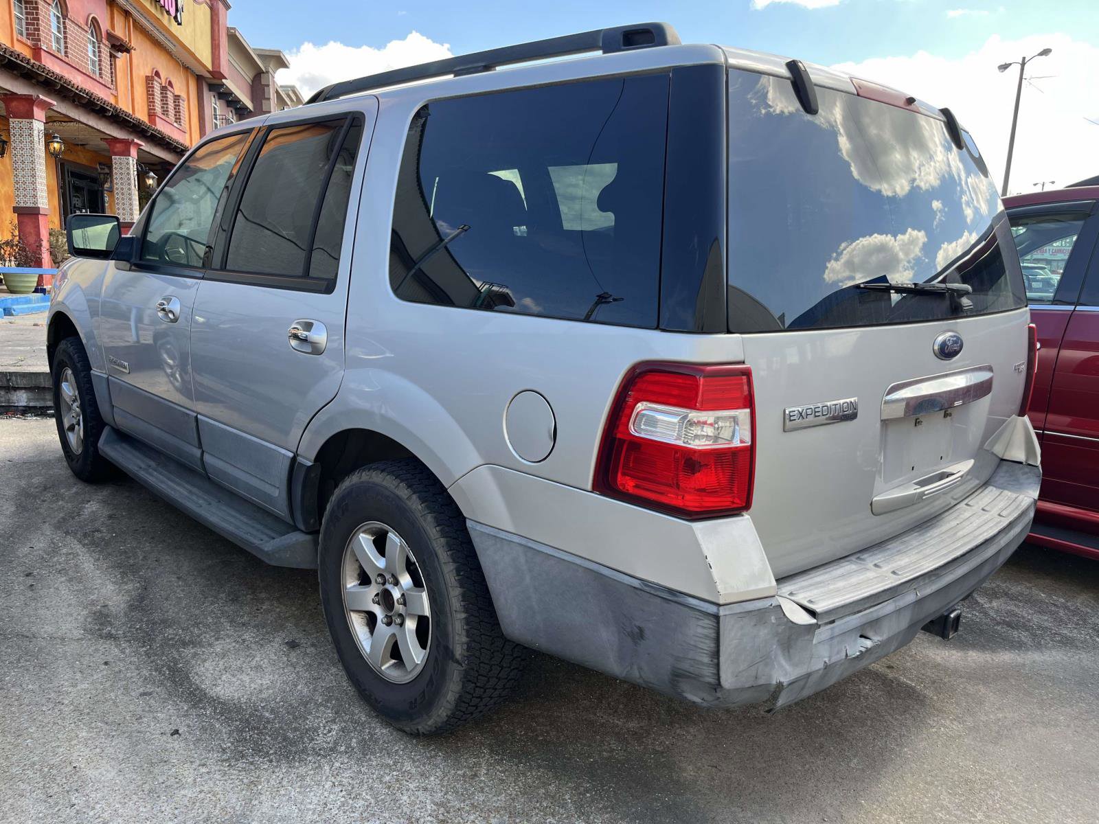Used 2007 Ford Expedition XLT image 2