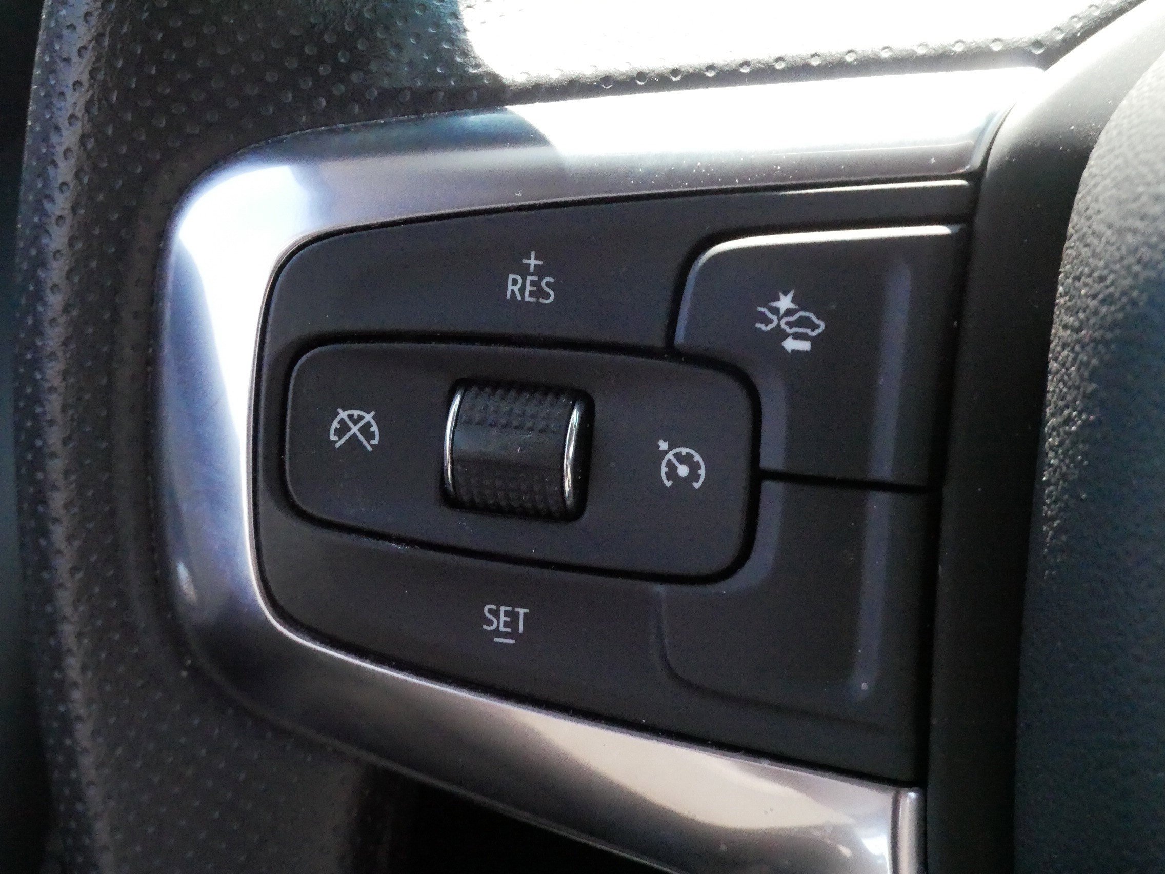 Used 2025 Chevrolet Blazer LT FWD image 25